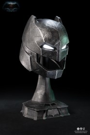 Armored Batman Helmet Batman v Superman Dawn of Justice 1/1 Replica by Pure Arts